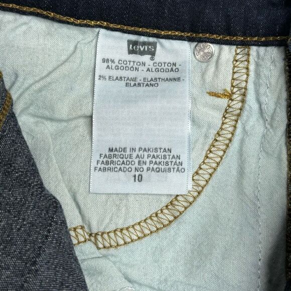 Levi’s dark wash 512 perfectly slimming Bermuda jean shorts size 10 - Picture 9 of 13